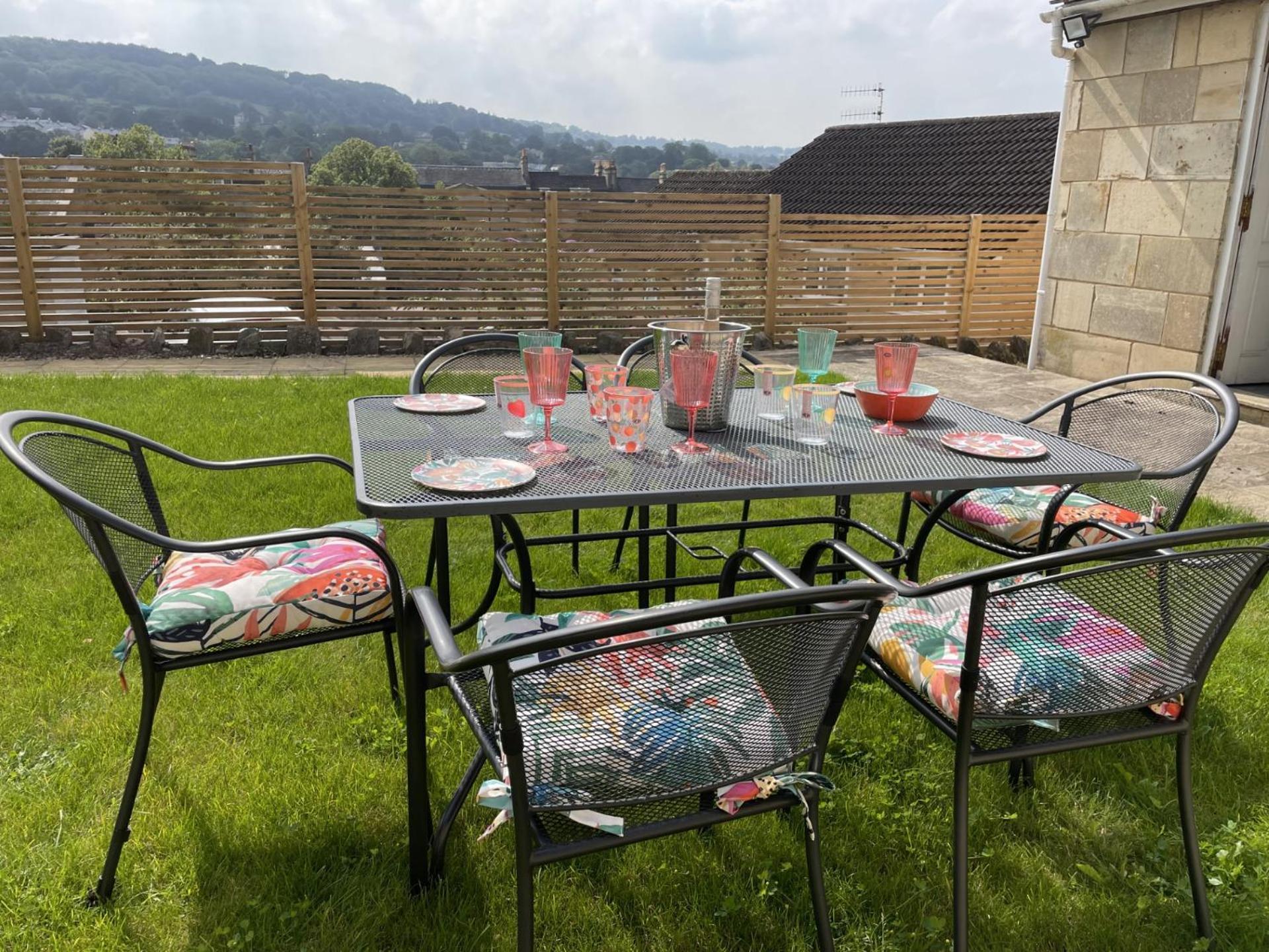 באת' No 12 - Stylish & Homely 3 Bed With Parking Close To City Centre מראה חיצוני תמונה