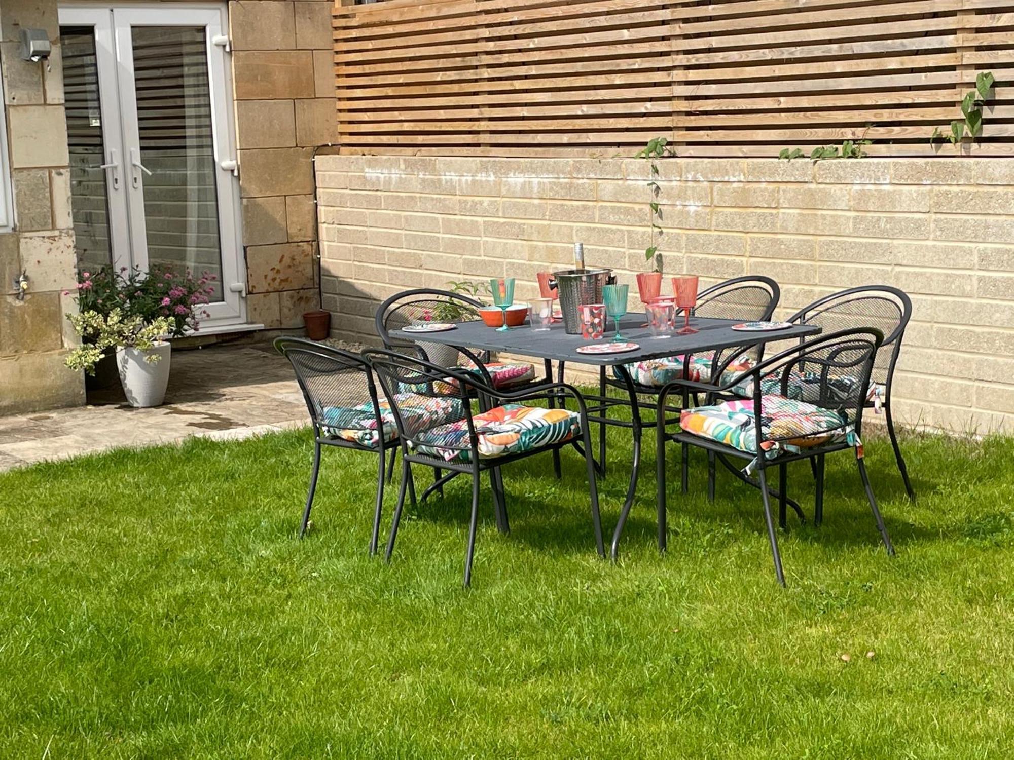 באת' No 12 - Stylish & Homely 3 Bed With Parking Close To City Centre מראה חיצוני תמונה